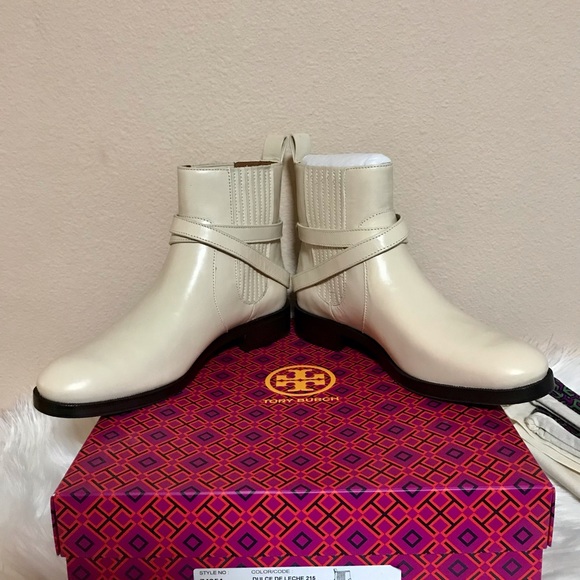 TORY BURCH T-HARDWARE CHELSEA BOOTS SIZE 8,10 - Picture 3 of 16